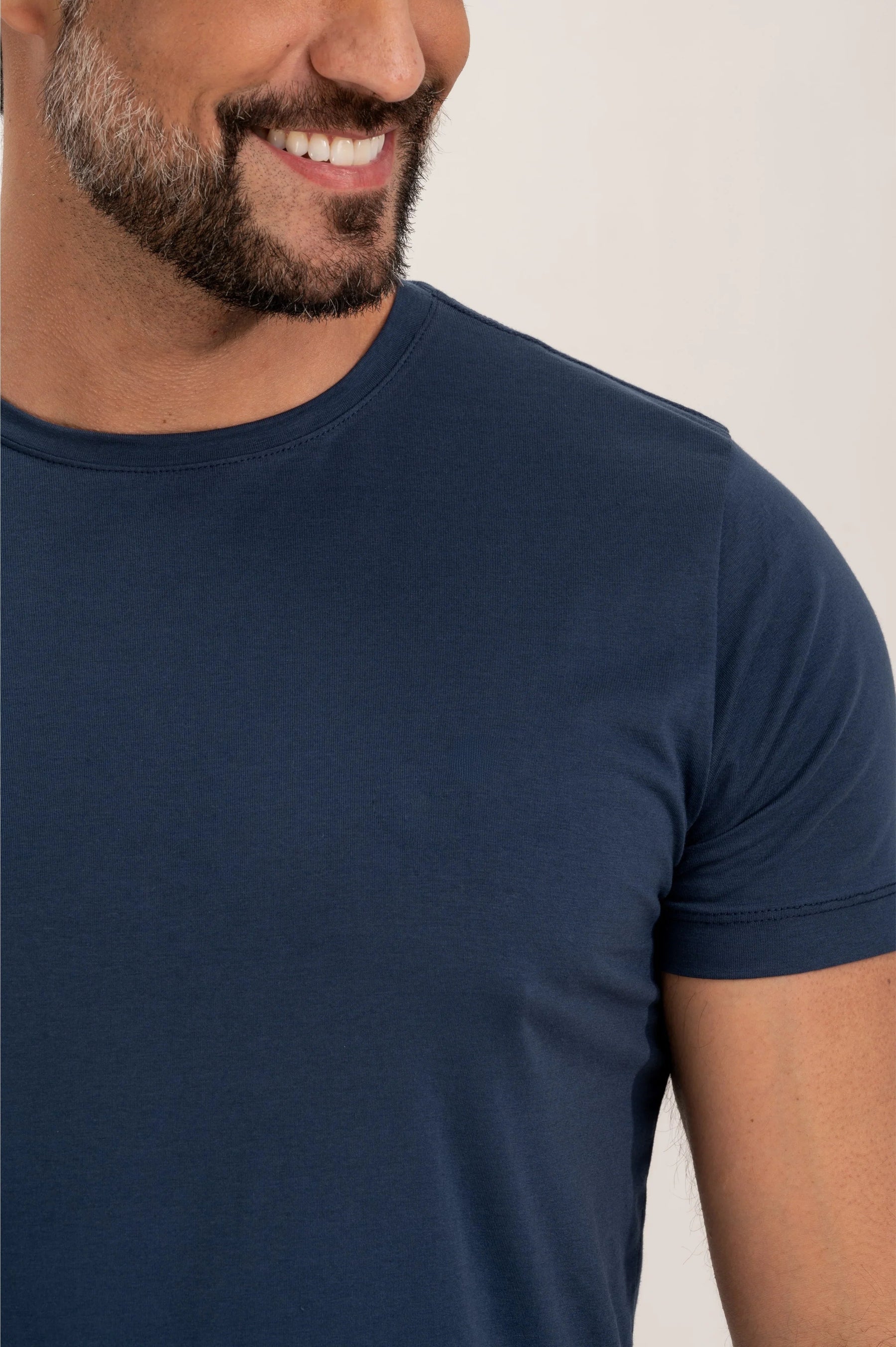 Camiseta Premium Algodão Egipcio Lisa Slim